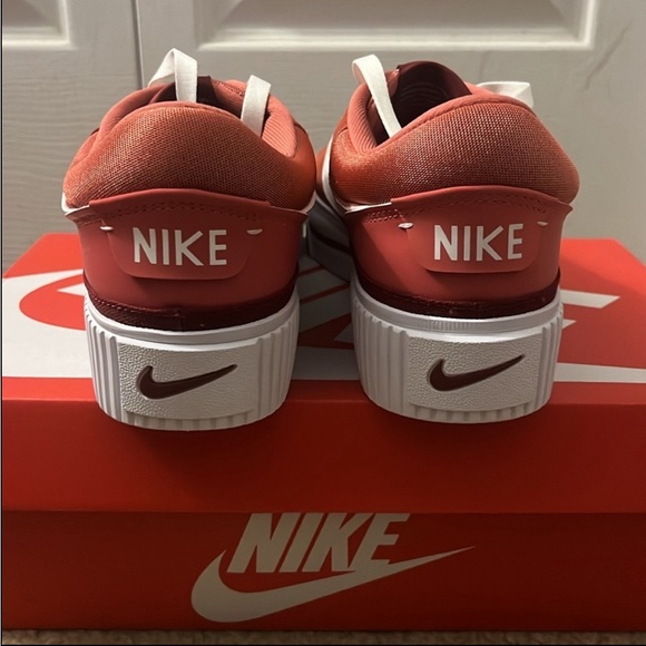 Nike Women Shoes Brand New Original Box Never Worn - Picture 4 of 4